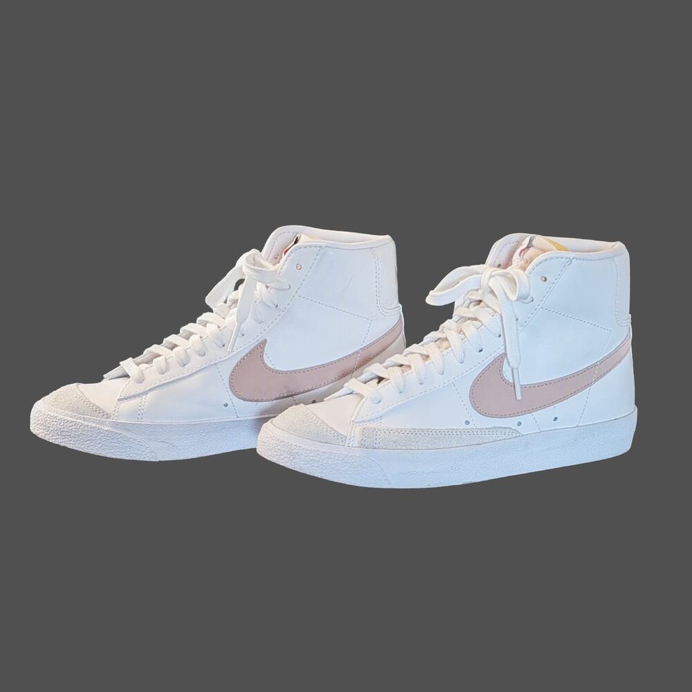 Nike Blazer Mid 77 Vintage White Pink Sneakers Womens Size 8.5 Suede Accents